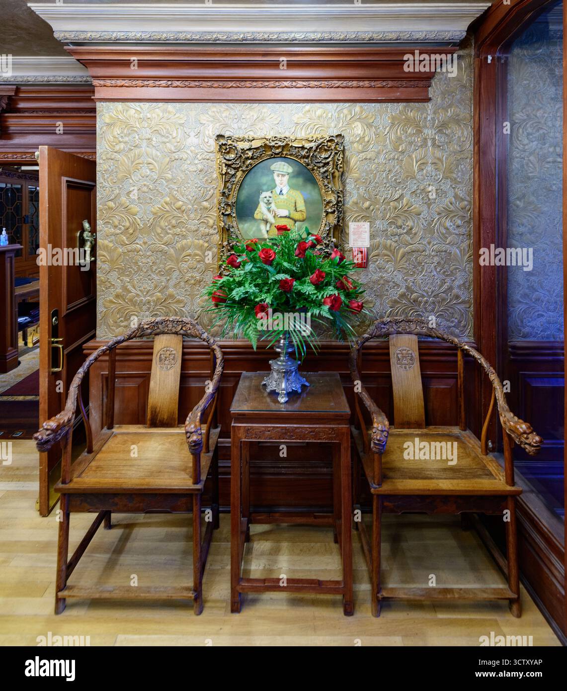 Une charmante vue de jour de l'hôtel historique Prince of Wales situé au coeur de Niagara-on-the-Lake, Ontario, Canada. Construit en 1864, ce Victor Banque D'Images