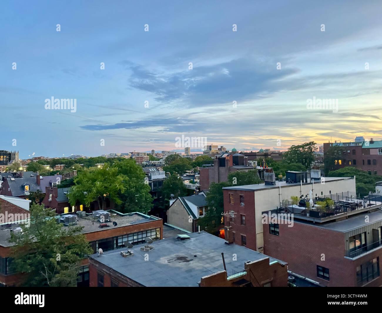 Coucher de soleil subtil dans les gratte-ciel de Boston Banque D'Images