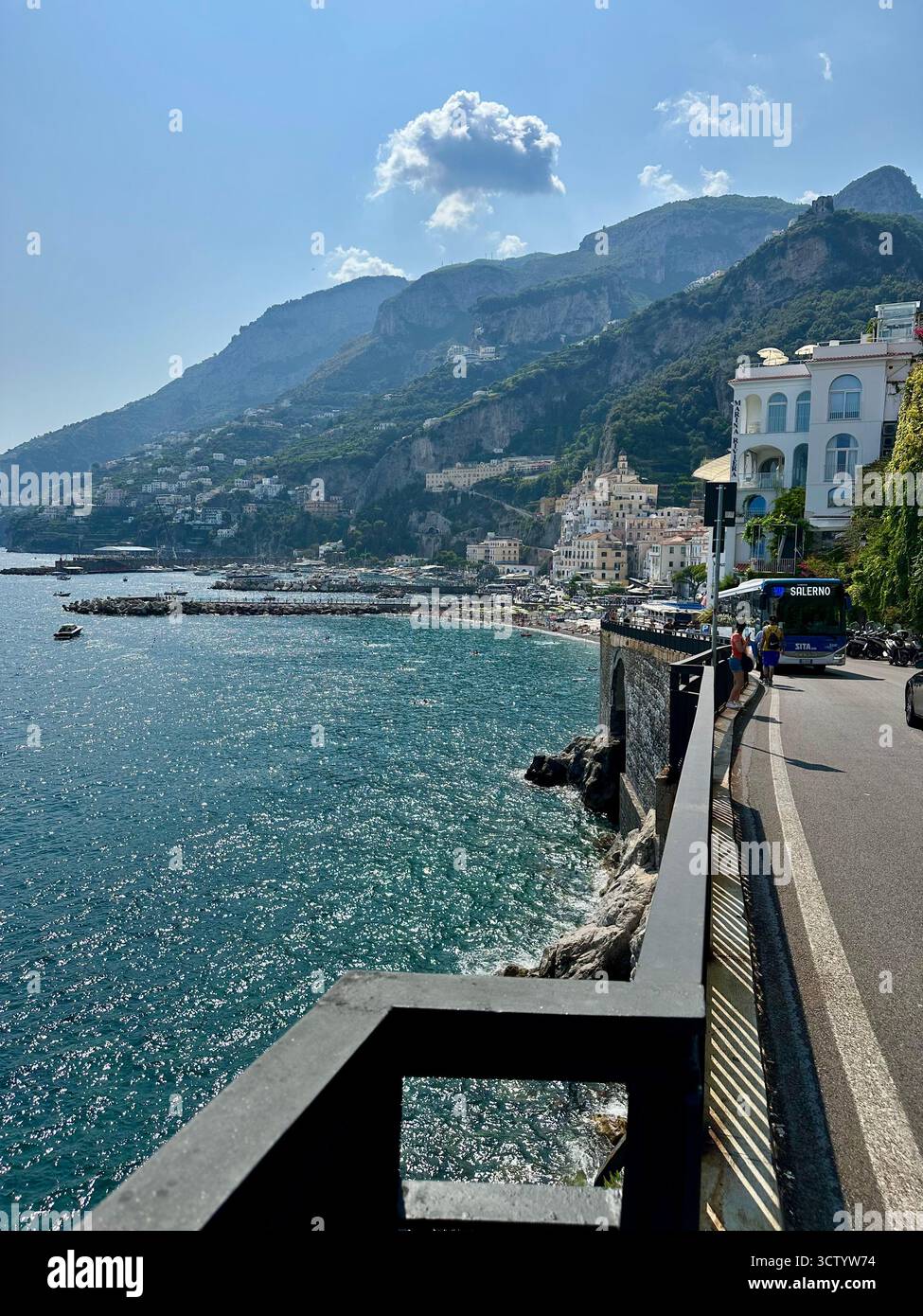 Côte d'Amalfi, Italie - Image de stock capturée avec un smartphone