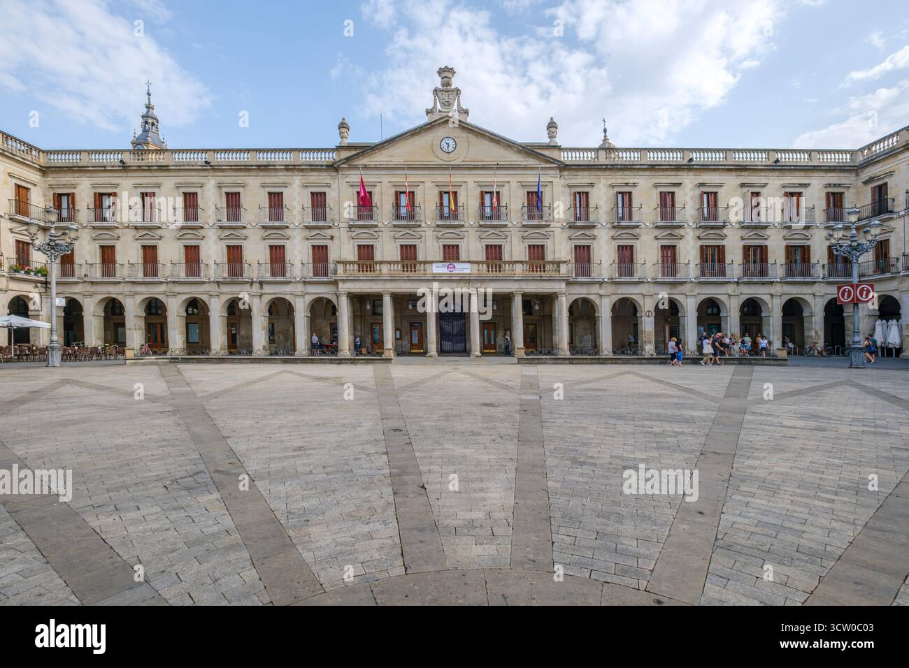 Vitoria Gasteiz City Hall Building Facade, Plaza Nueva, Neoclassic architecture Landmark, pays Basque, Espagne, gouvernement, Administration publique Banque D'Images