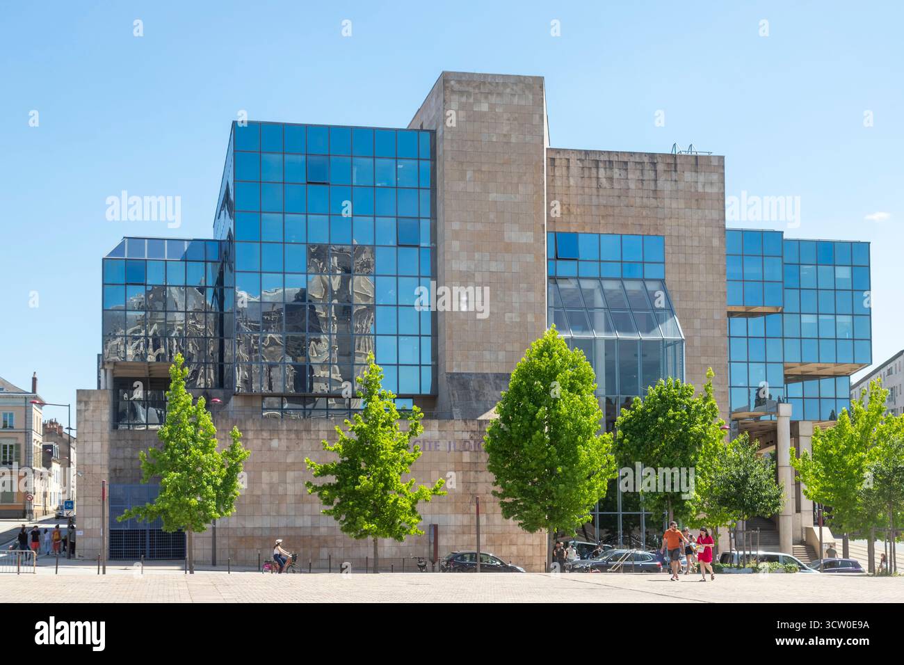 France, Sarthe, le Mans, Vieux Mans, Plantagenet City, centre historique médiéval, Cité judiciaire, enceinte judiciaire // France, Sarthe (72), le Mans, vie Banque D'Images