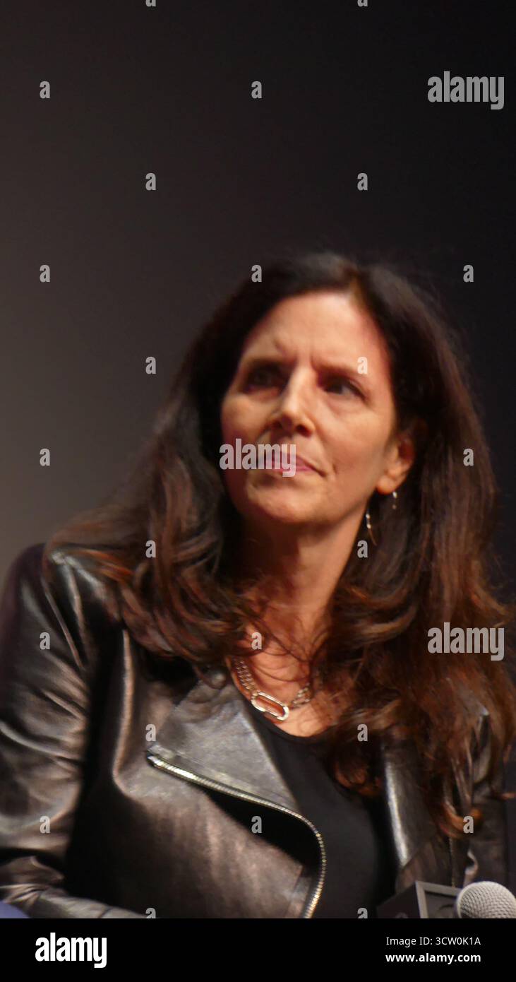 NYFF63, film Society of Lincoln Center, Alice Tully Hall, 1941 Broadway at W 65th fourni, New York, NY 10023 USA. 8 octobre 2025. Le journaliste d’investigation de renommée mondiale Seymour Hersh et la réalisatrice Laura Poitras se joignent à leur équipe de création et de production pour une conversation de questions-Réponses, suite à la première de leur nouveau film documentaire, « Cover-Up », au New York film Festival 2025. Crédit : ©Julia Mineeva/EGBN News/Alamy Live News crédit : Julia Mineeva/EGBN TV News/Alamy Live News/Alamy Live News Banque D'Images