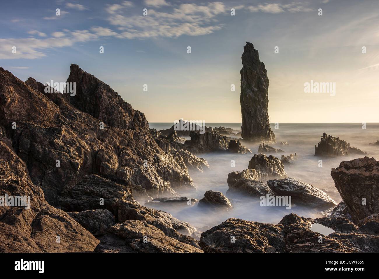 La pile maritime de la main de Bantham près de Bantham dans le South Hams du Devon, en Angleterre. Hiver (février) 2025. Banque D'Images