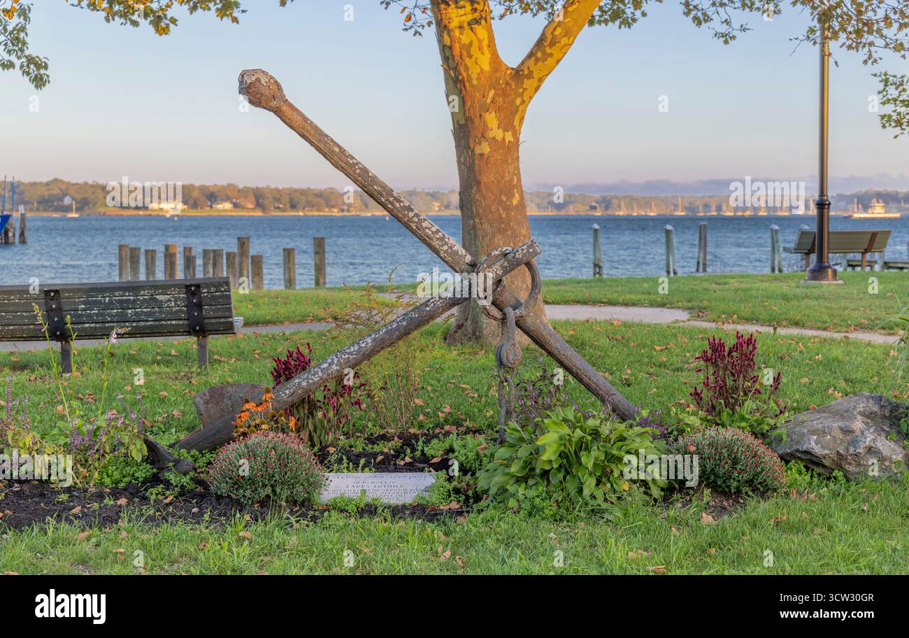petit mémorial pour larry tuthill dans le village de greenport, ny Banque D'Images