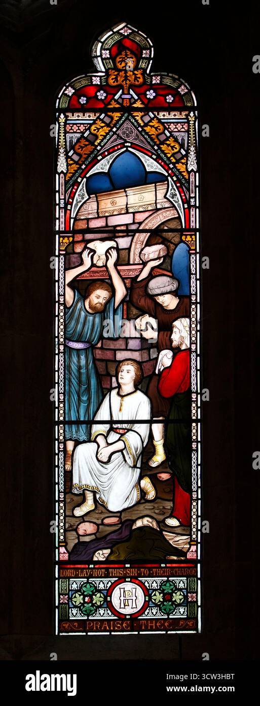 Vitrail représentant une lapidation. Peut-être la lapidation de Stephen. Banque D'Images