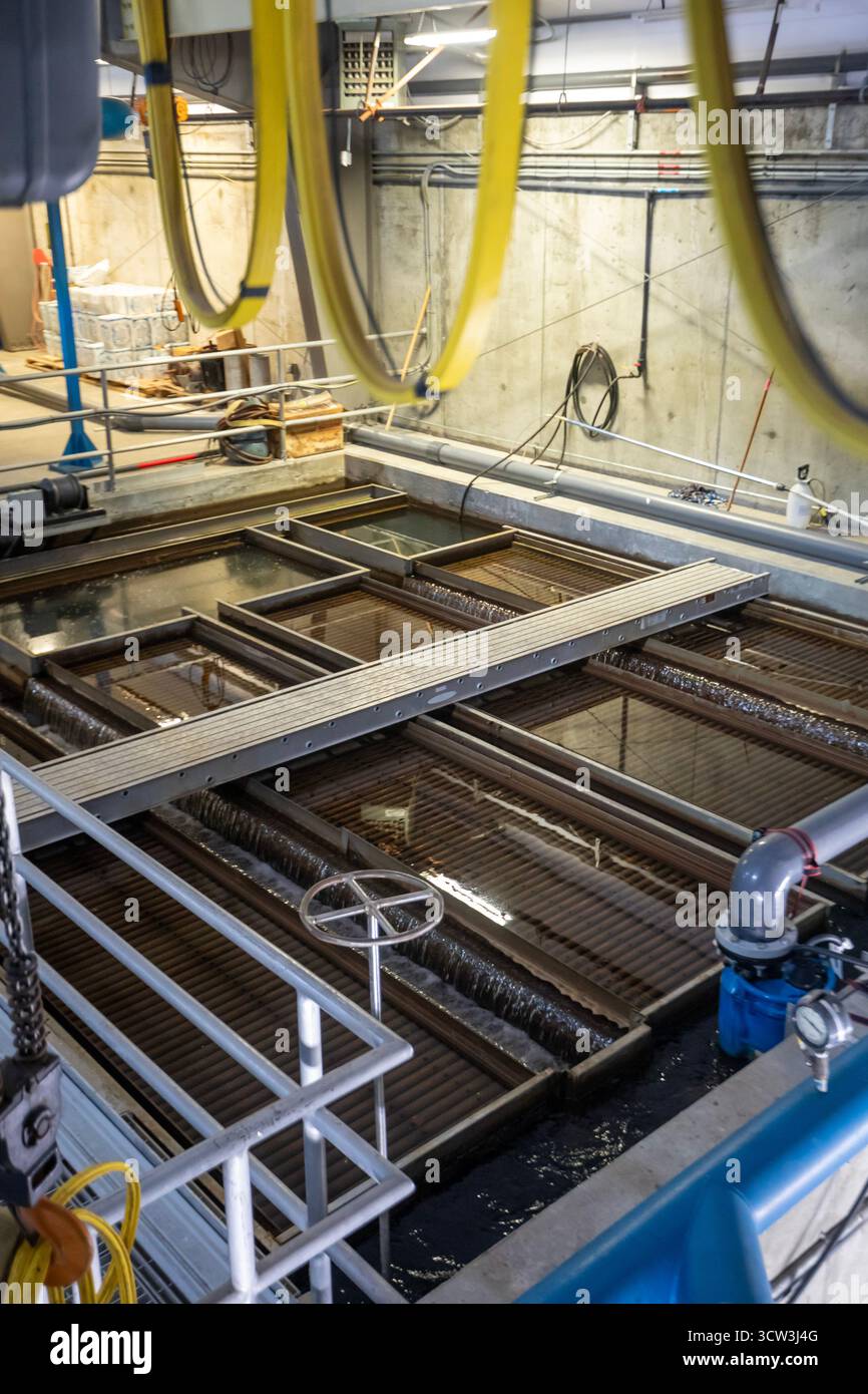 Park City, Utah - usine de traitement de l'eau de signal Hill à Mountain Regional Water. La puissance pour faire fonctionner cette centrale provient principalement de panneaux solaires flottants Banque D'Images