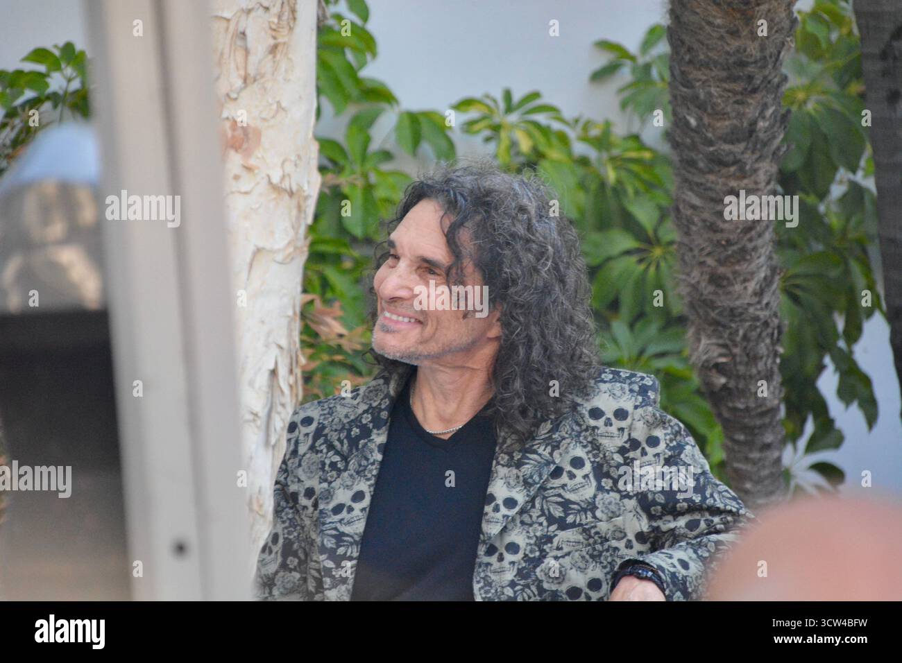Bob Buchmann prend la parole lors de la cérémonie des stars du Hollywood Walk of Fame de DEF Leppard le 9 octobre 2025, qui s’est tenue sur Vine Street devant le bâtiment Capitol Records à Los Angeles, en Californie. Banque D'Images Bob Buchmann prend la parole lors de la cérémonie des stars du Hollywood Walk of Fame de DEF Leppard le 9 octobre 2025, qui s’est tenue sur Vine Street devant le bâtiment Capitol Records à Los Angeles, en Californie. Banque D'Images