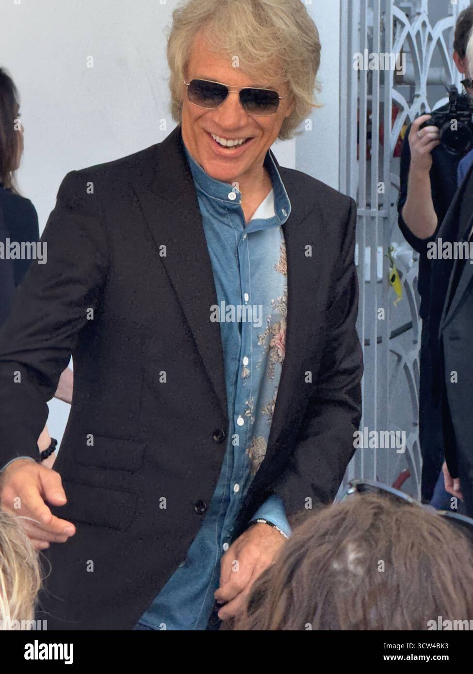 Jon bon Jovi assiste à la cérémonie des stars du Hollywood Walk of Fame de DEF Leppard le 9 octobre 2025, sur Vine Street devant le bâtiment Capitol Records à Los Angeles, en Californie. Banque D'Images Jon bon Jovi assiste à la cérémonie des stars du Hollywood Walk of Fame de DEF Leppard le 9 octobre 2025, sur Vine Street devant le bâtiment Capitol Records à Los Angeles, en Californie. Banque D'Images