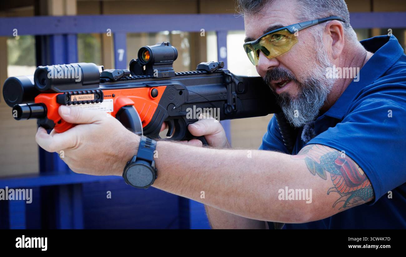 Los Angeles, États-Unis. 09 octobre 2025. Une démonstration du FN au Département de police de Los Angeles du LAPD, à Los Angeles, dans le cadre d’une mission économique sur la côte ouest des États-Unis, le jeudi 09 octobre 2025. La mission économique belge aux Etats-Unis se déroule du 4 au 12 octobre. BELGA PHOTO BENOIT DOPPAGNE crédit : Belga News Agency/Alamy Live News Banque D'Images