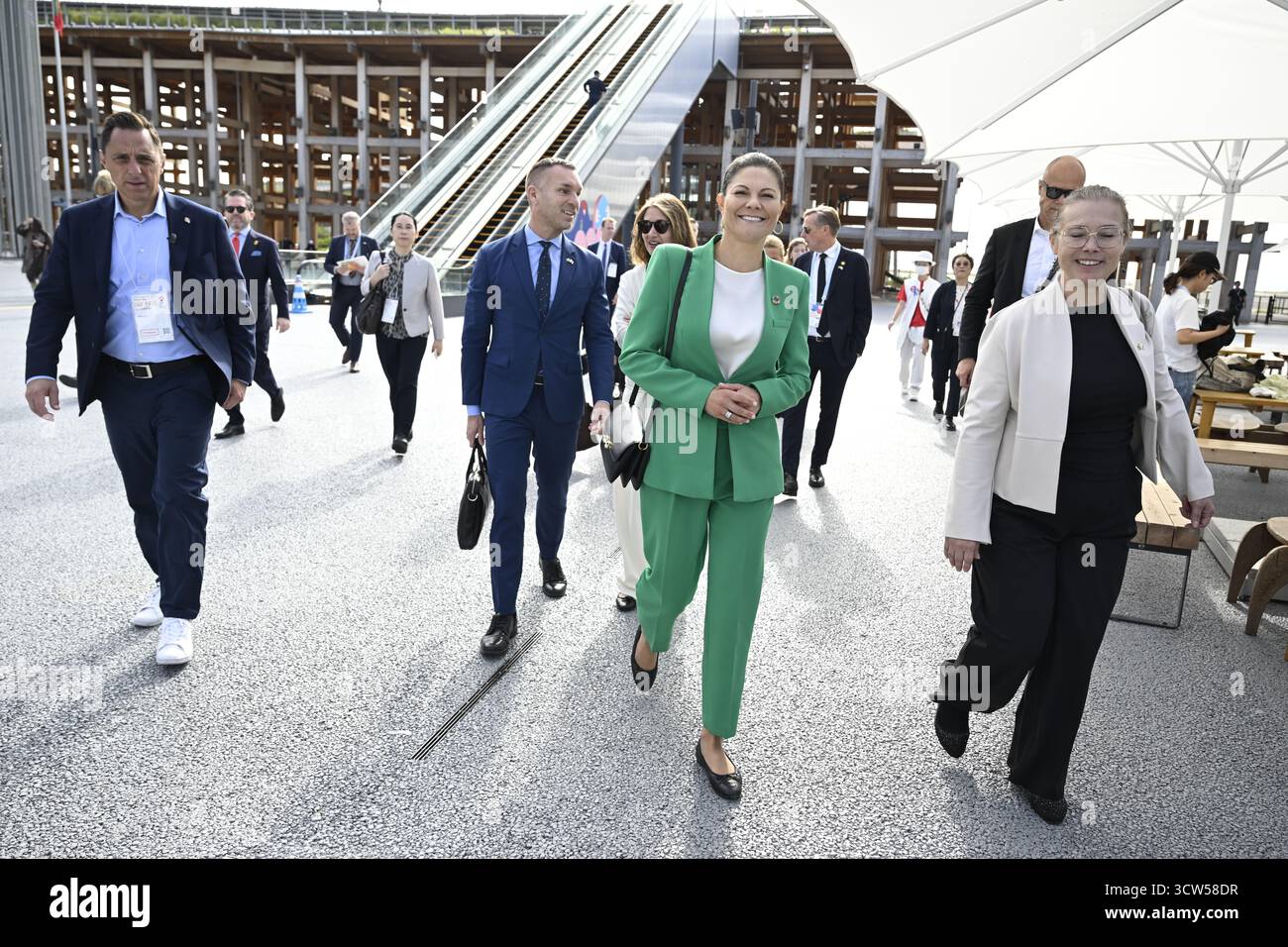 Osaka, japonais. 10 octobre 2025. La princesse Victoria visite Expo 2025 Osaka, Japon, le 10 octobre 2025. La princesse héritière de Suède Victoria est en visite officielle au Japon du 9 au 15 octobre. Photo : Jessica Gow/TT/Code 10070 ce texte est traduit automatiquement crédit : TT News Agency/Alamy Live News Banque D'Images