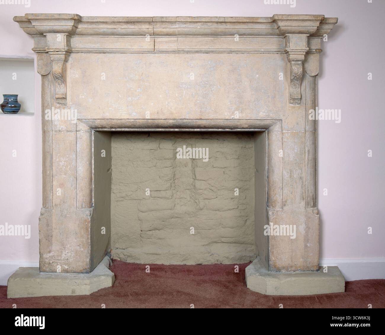 Cheminée en pierre ancienne Banque D'Images