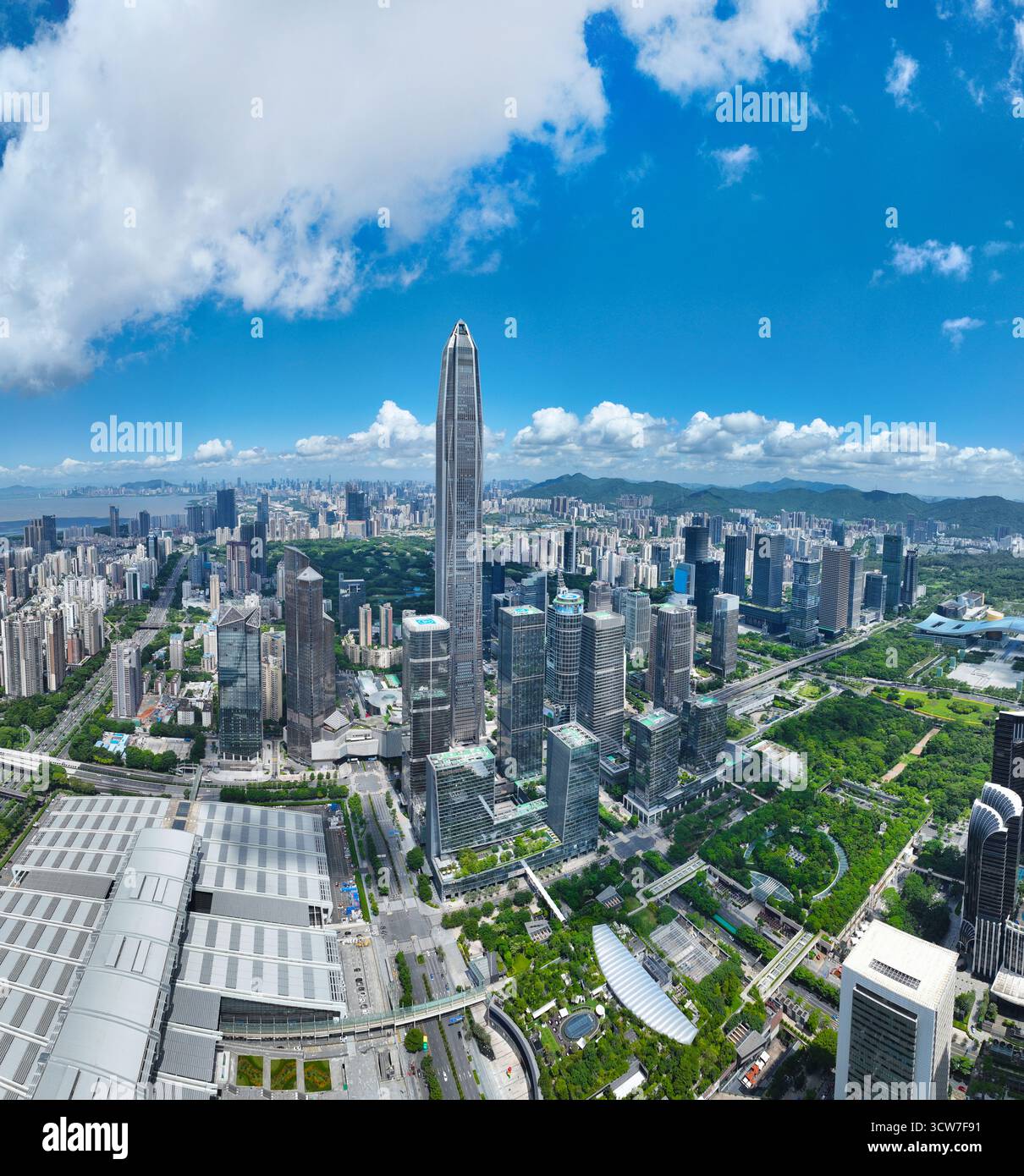 Photographie aérienne du centre de congrès et d'exposition Shenzhen Futian CBD, Ping an Financial Center Banque D'Images