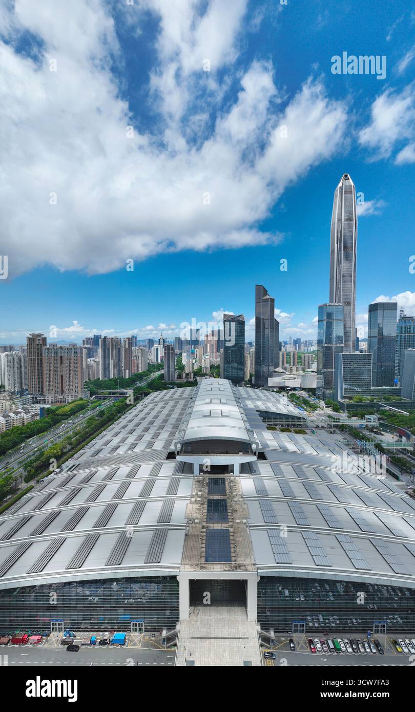 Photographie aérienne du centre de congrès et d'exposition Shenzhen Futian CBD, Ping an Financial Center Banque D'Images