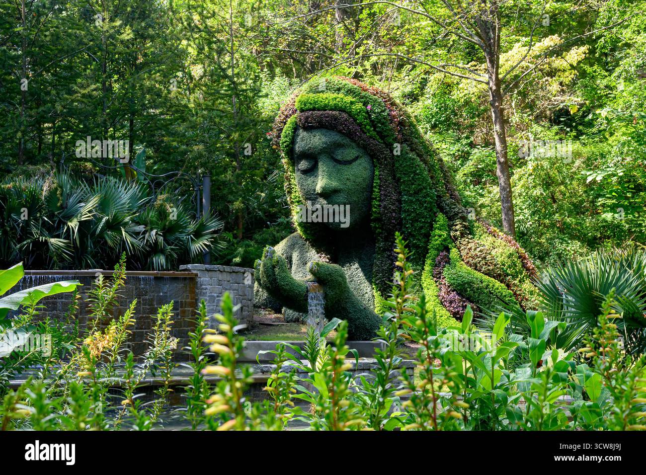 Mosaïculture de la Déesse de la Terre (sculpture végétale) au jardin botanique d'Atlanta à Atlanta, Géorgie. Banque D'Images