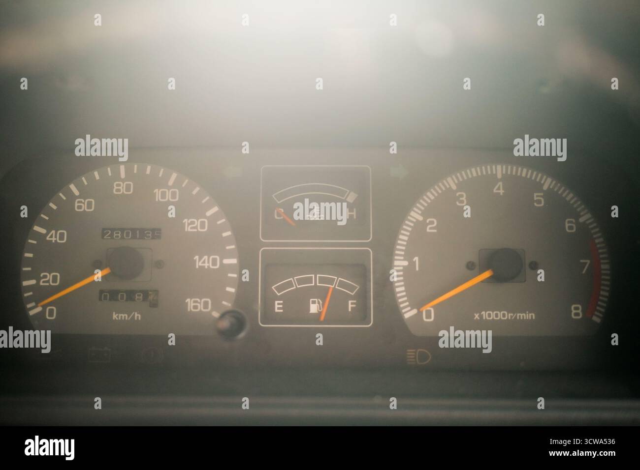 gros plan du tableau de bord sur le tableau de bord de la voiture Banque D'Images