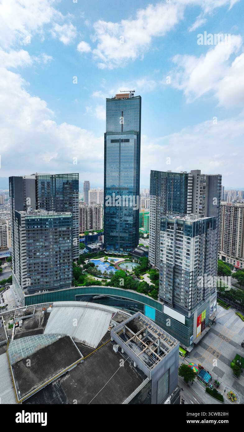 Photographie aérienne du quartier commercial du Jiazhaoye Center, le plus haut bâtiment de la ville de Huizhou, province du Guangdong Banque D'Images