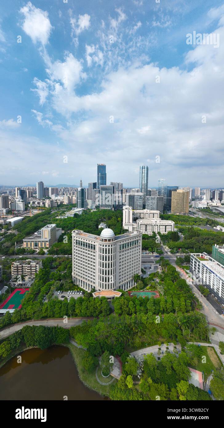 Photographie aérienne du parc sportif du centre administratif de Jiangbei dans le district de Huicheng, ville de Huizhou Banque D'Images