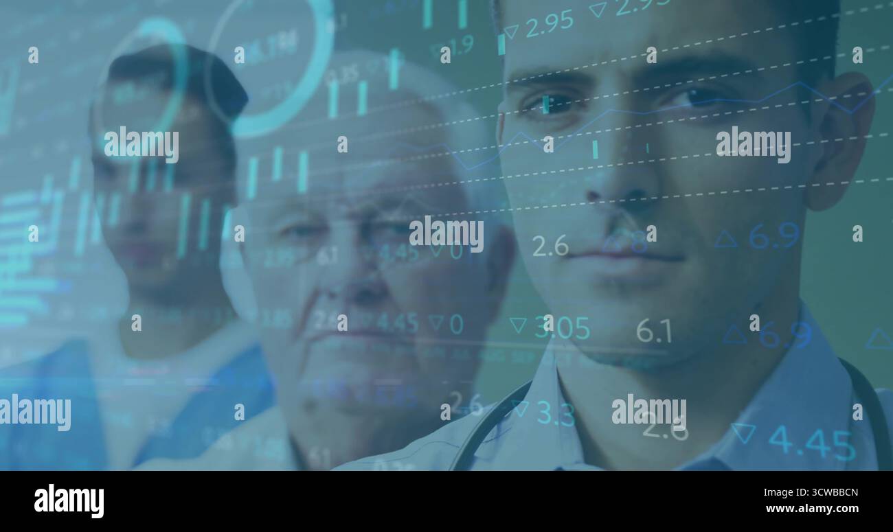 Professionnels de la santé debout dans le couloir avec uniformes, stéthoscope et superposition de données, espace de copie Banque D'Images