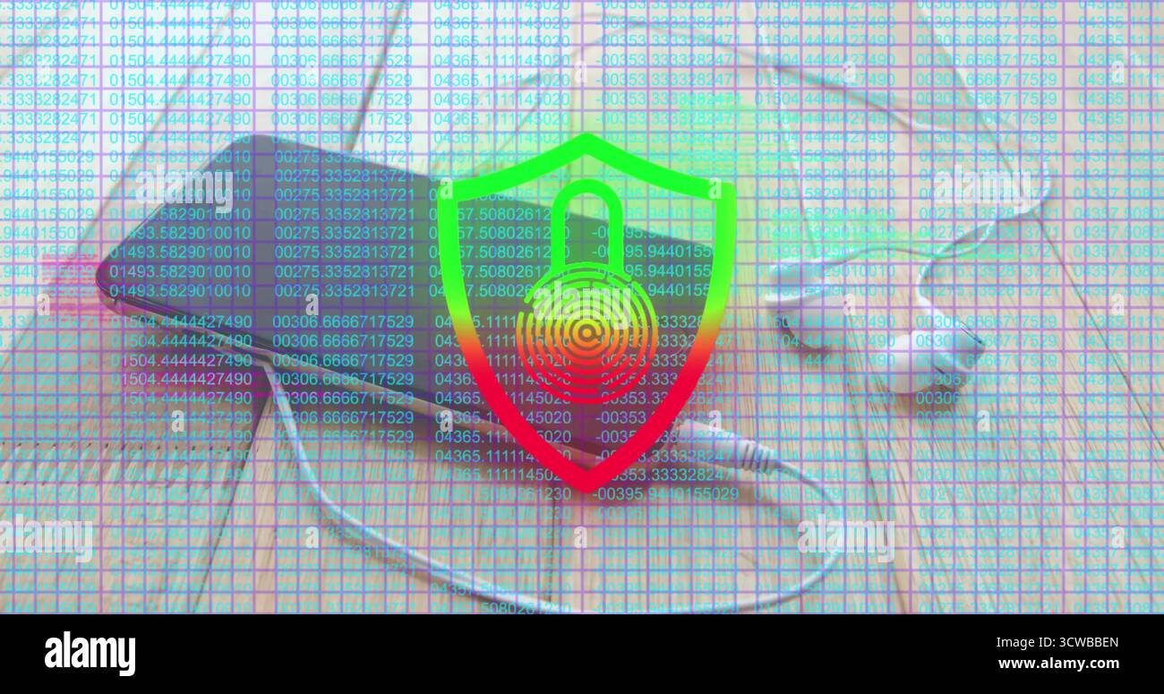 Affichage de la protection avec empreinte digitale du cadenas sur le bureau avec téléphone, écouteurs, câble et grille de code superposé Banque D'Images