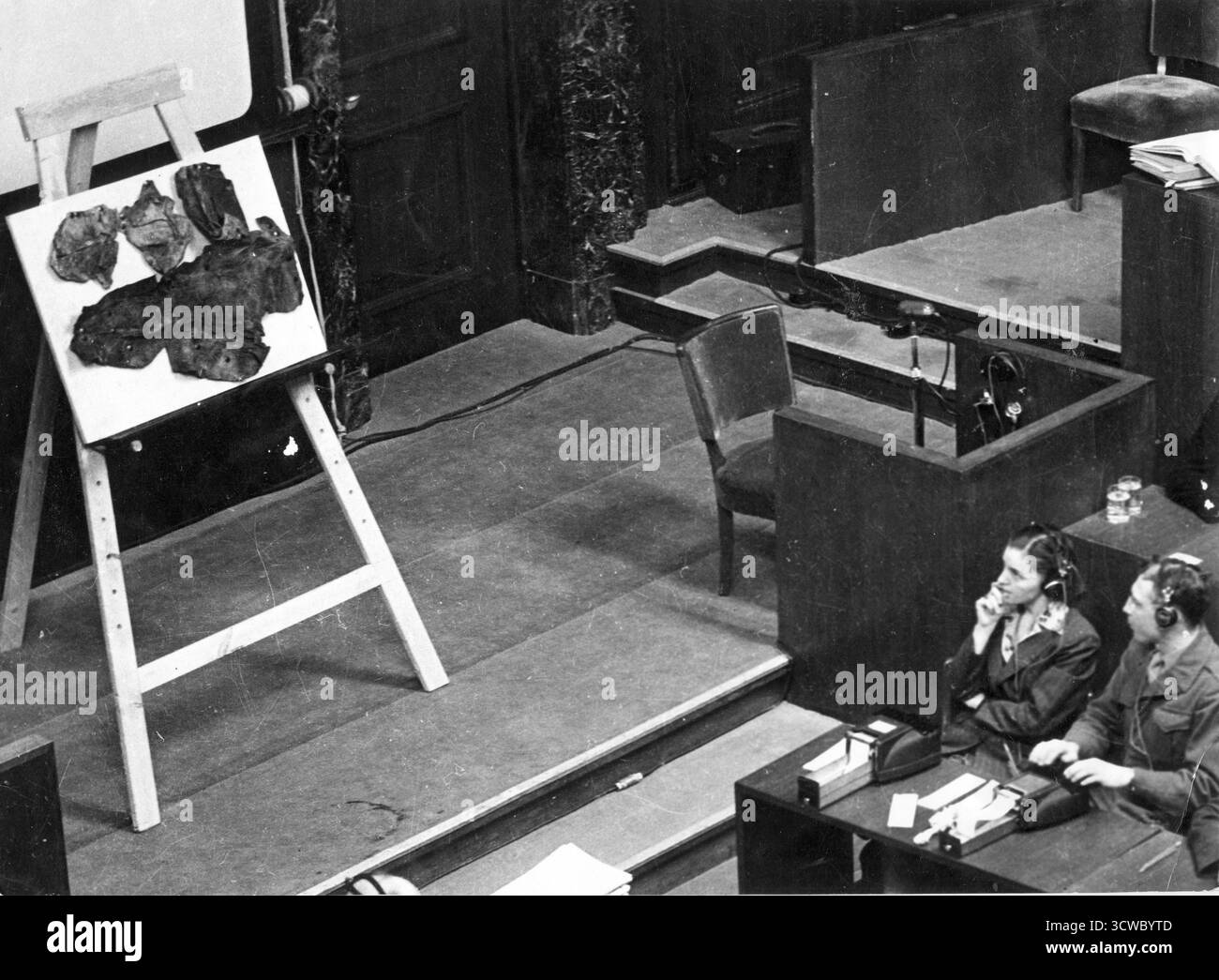 Procès de Nuremberg, principaux criminels de guerre, obtention de preuves, abat-jour en peau humaine, Nuremberg 1946 Banque D'Images