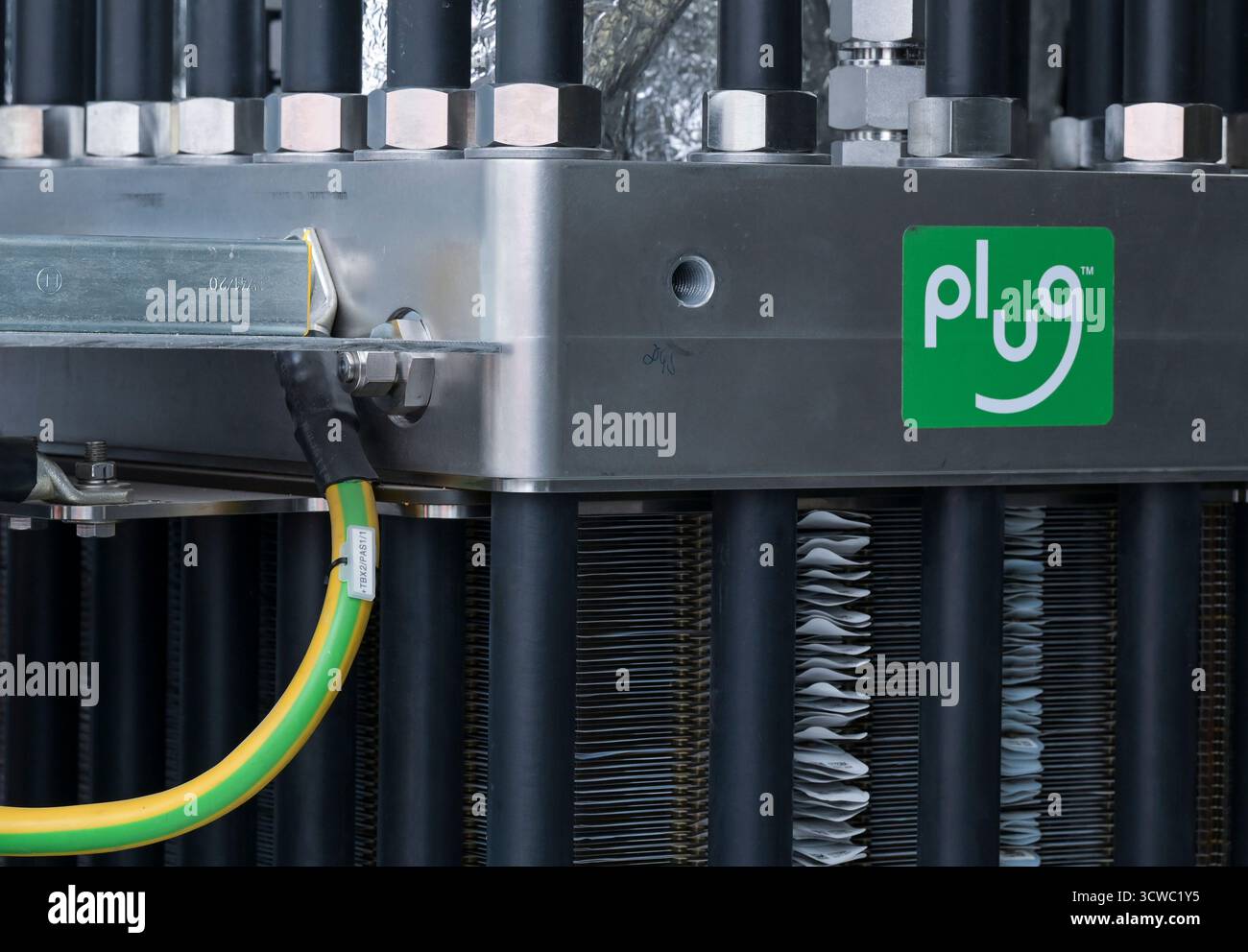 ALLEMAGNE, Hambourg, Buetzberg biogaz et usine de compostage de Hambourg entreprise de gestion des déchets, nouvelle usine d'hydrogène construite BEI Vorwerk avec électrolyseur de la société américaine Plug Power Inc pour la production d'hydrogène vert à partir d'énergies renouvelables / DEUTSCHLAND, Biogas- und Kompostwerk Bützberg der Stadtreinigung Hamburg, Wasserstoff Elektrolyse Anlage gebaut von Friedrich Vorwerk Group mit Elektrolyder amerikanischen Firma Plug Power Inc, Herstoff Solar Überschußstrom, Wasserstergy grünem, Warmurw der Wasserstoff wird im Biogaswerk für die biologis Banque D'Images