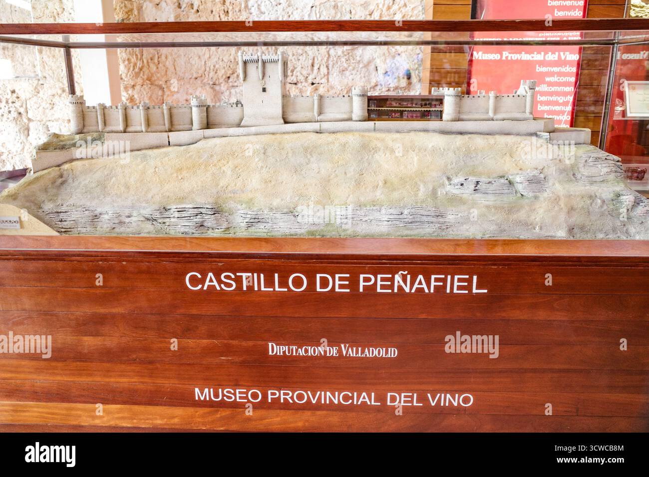 Penafiel, Espagne - 6 mars 2025 : maquette du château de Penafiel, Castille et Léon Banque D'Images