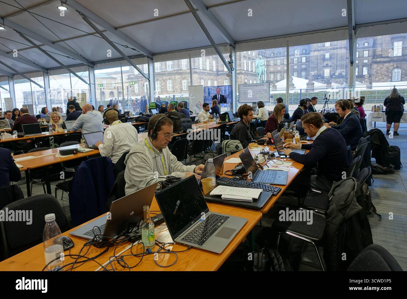 Le centre de presse pour les journalistes lors du sommet européen de Copenhague était sous une tente Banque D'Images