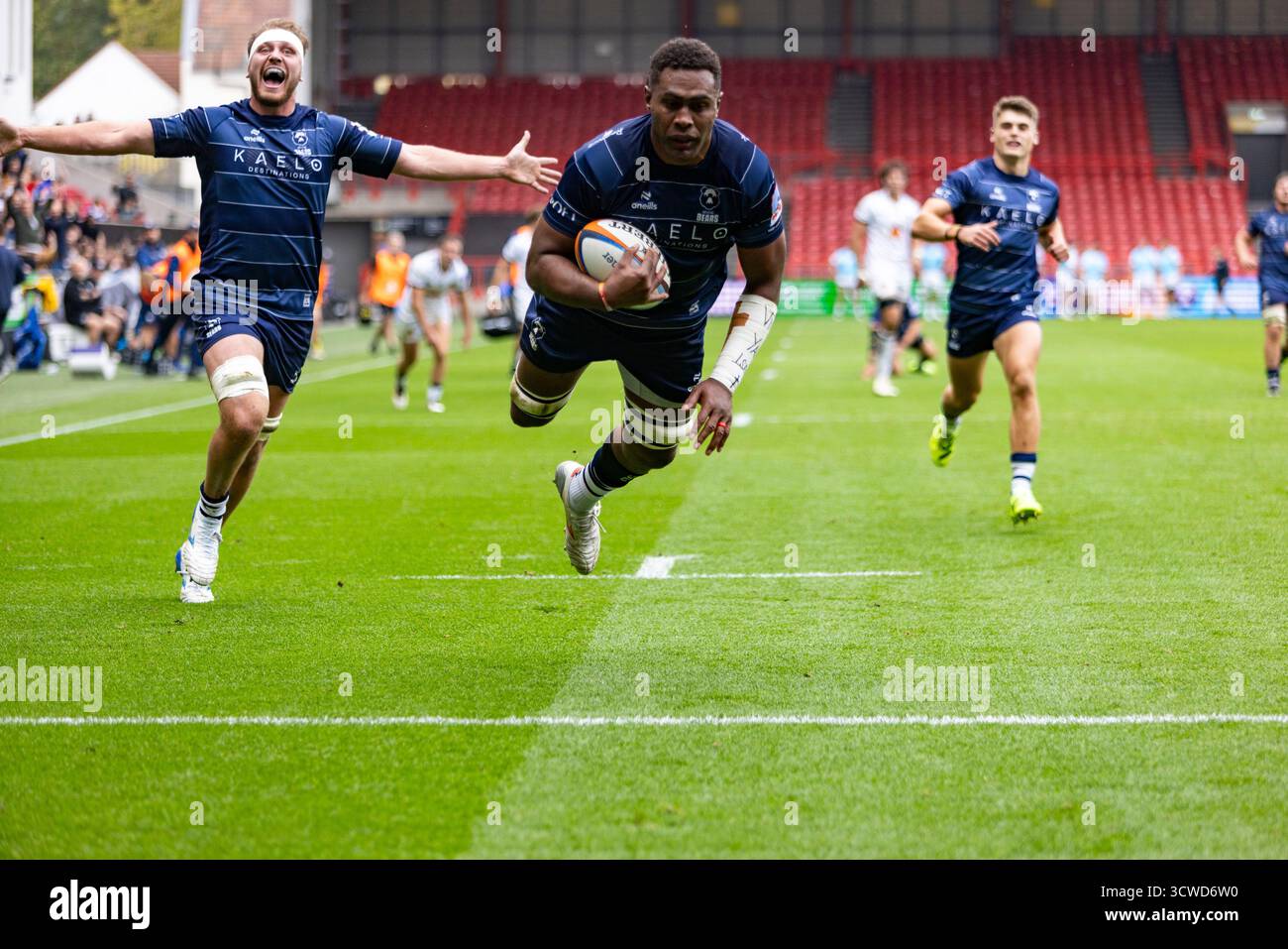 Bristol Bear’s Viliame Mata scores essayez Gallagher Prem Rugby match at Ashton Gate, Bristol Bristol Bears v Exeter Chiefs Ashton Gate Stadium Bristol Martin Edwards/Alamy Live News Saturday11,octobre,2025Ashton Gate Stadium,Copyright Martin Edwards tous droits réservés. Image protégée par les lois internationales sur les droits d'auteur Banque D'Images