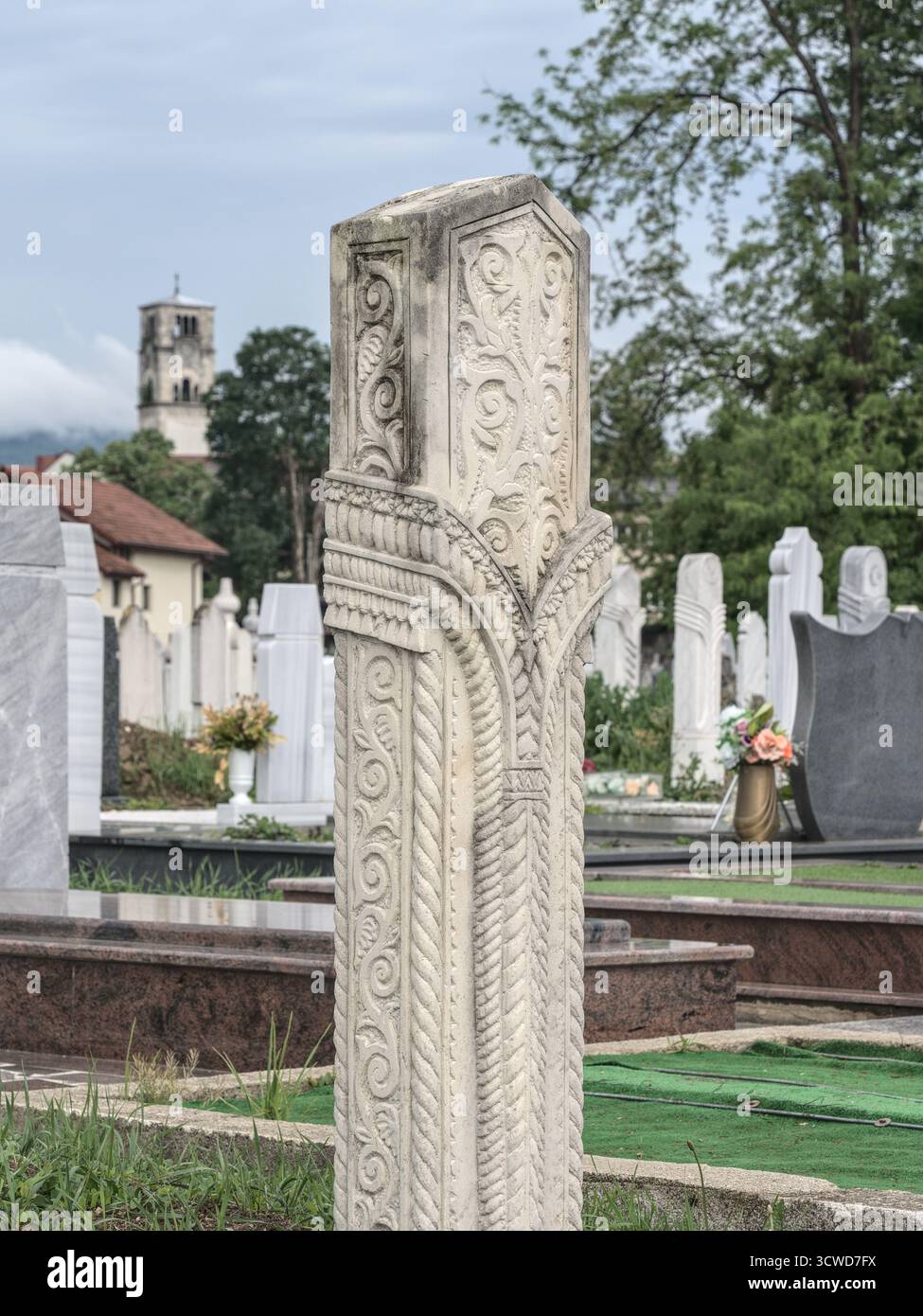 Bosnie-Herzégovine, Bihać (Mun.), Bihać : cimetière Harmani – vieilles pierres tombales musulmanes Banque D'Images