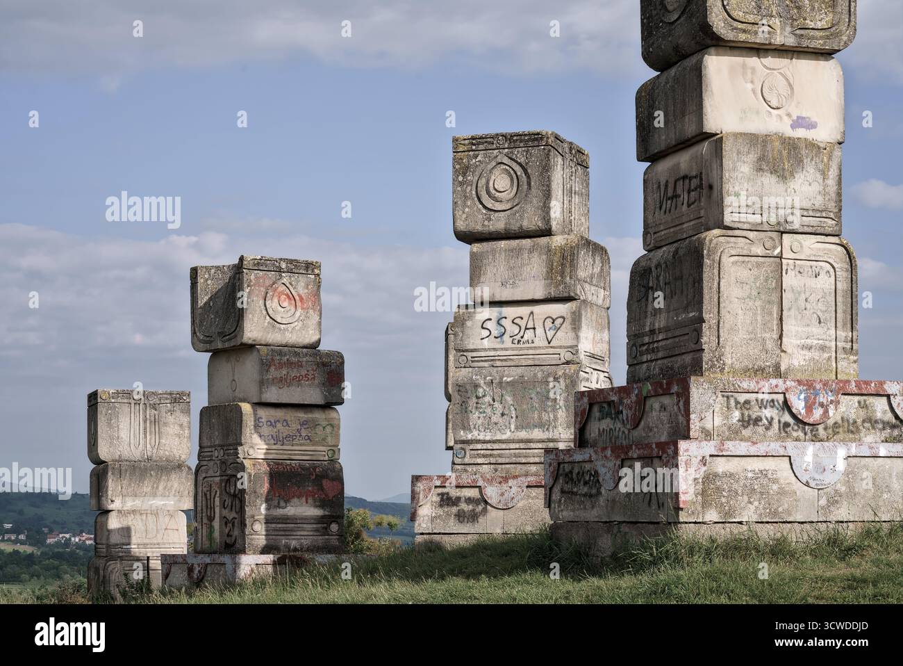 Bosnie-Herzégovine, Bihać (Mun.), Bihać : Parc commémoratif Garavica des victimes de la terreur fasciste [Bogdan Bogdanović, 1981] Banque D'Images
