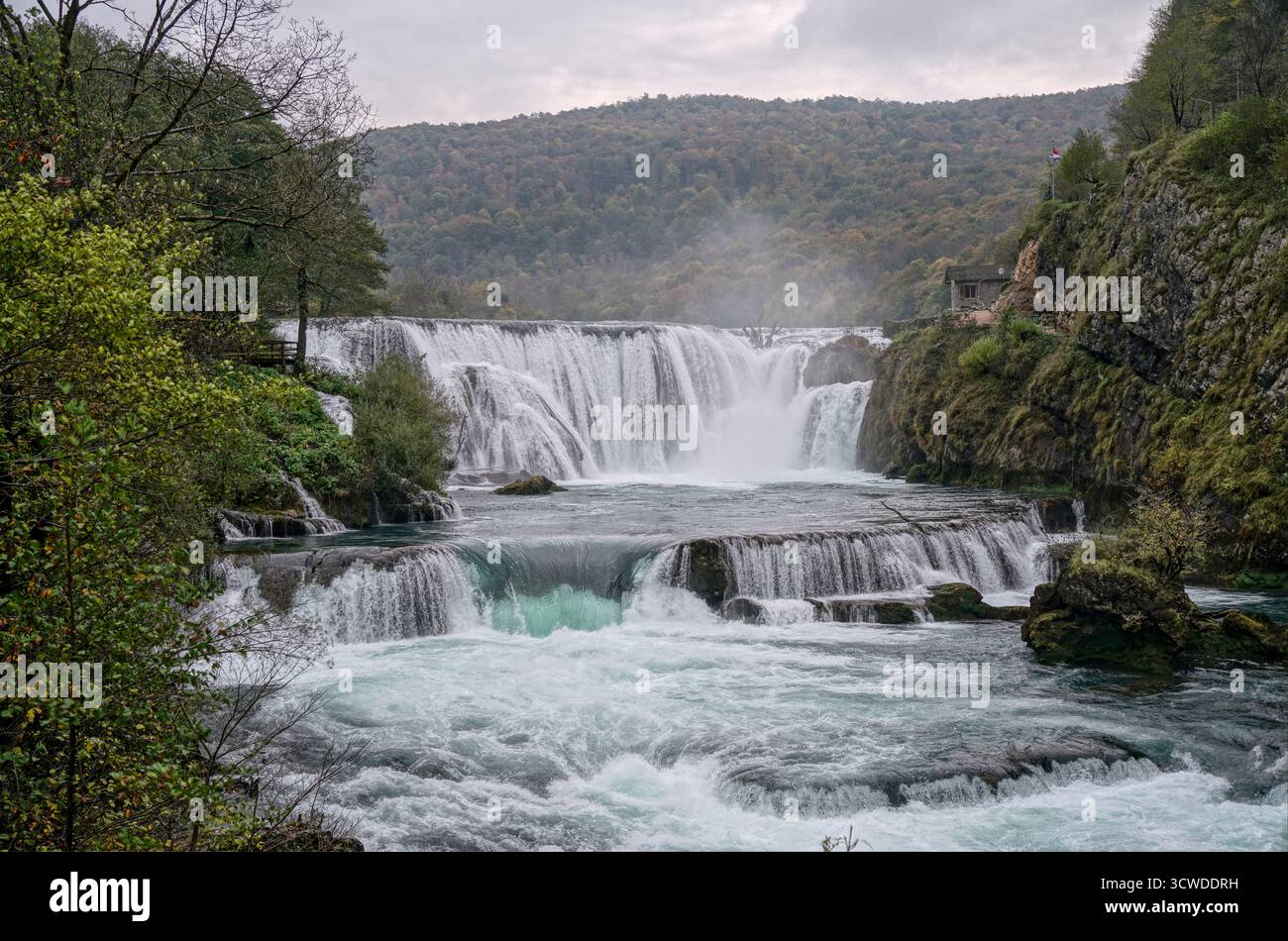 Bosnie-Herzégovine, Bihać (Mun.), Ćelije : cascade de Štrbački de la rivière Una ('Štrbački buk') Banque D'Images