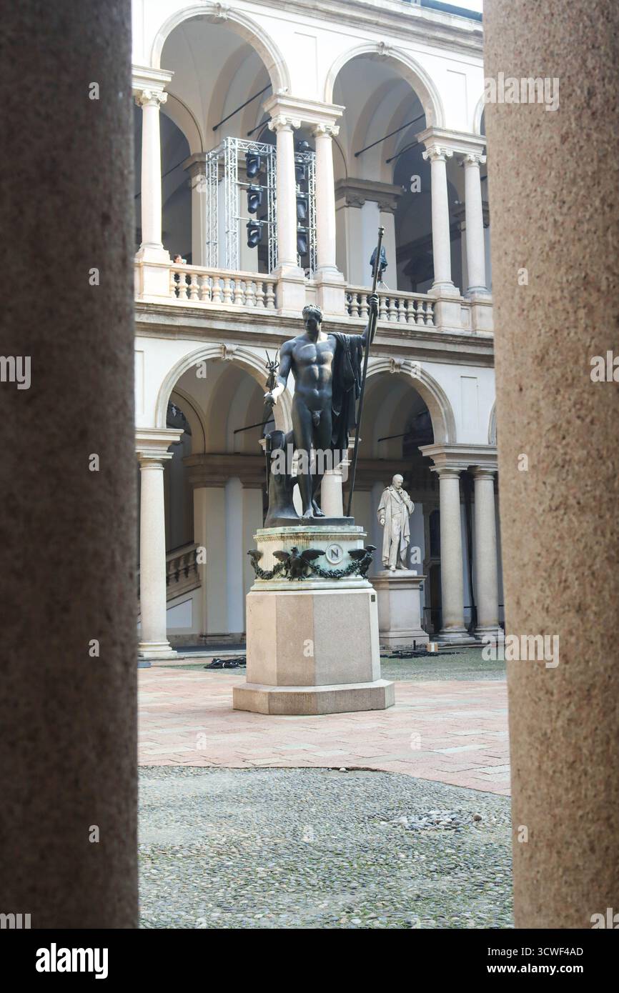 Milan, Italie. 11 octobre 2025. Milan (Italie), 10/11/2025- Palazzo di Brera/Pinacote di Brera/monuments- quelques-uns des monuments du Palais de Brera où se trouve également la Pinacoteca di Brera à Milan (Foto : Edson de Souza/Thenews2/Zumapress) (crédit image : © Edson Teodoro de Souza/TheNEWS2 via ZUMA Press Wire) USAGE ÉDITORIAL ONLY ! Non destiné à UN USAGE commercial ! Banque D'Images
