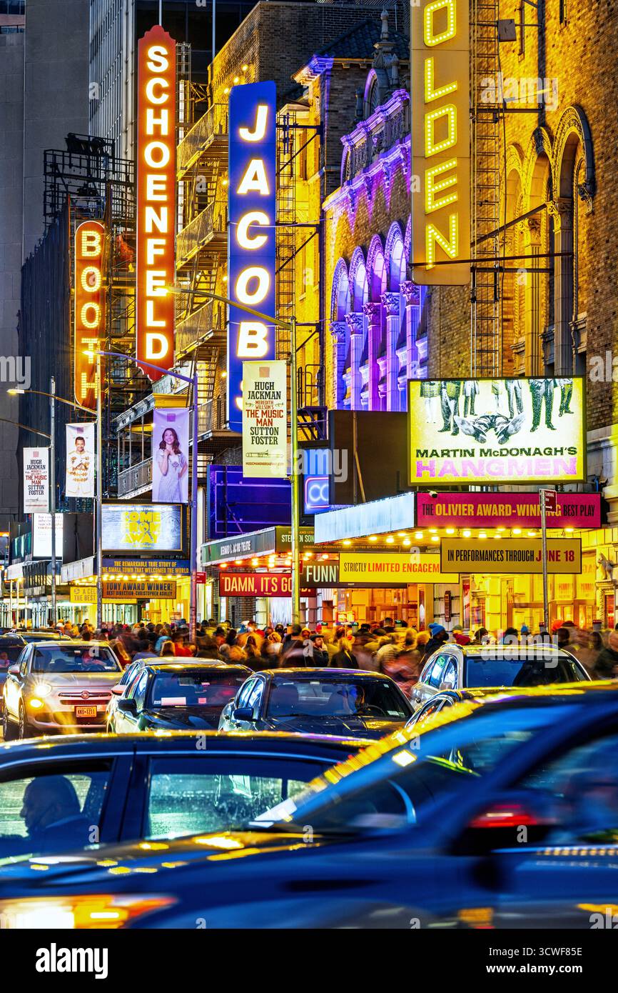 Broadway Theater marquees, Times Square, quartier des théâtres, 45th Street, Manhattan, New York. Banque D'Images
