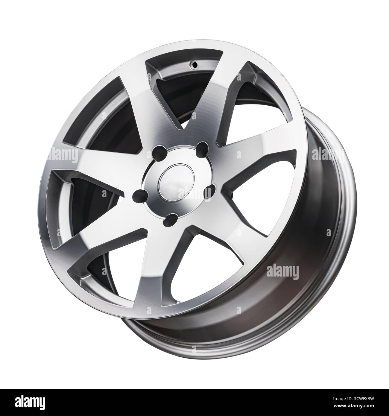 Cette jante moderne en alliage présente un design élégant avec une superbe finition argentée, parfaite pour améliorer l'esthétique du véhicule. La vue isolée est mise en surbrillance Banque D'Images