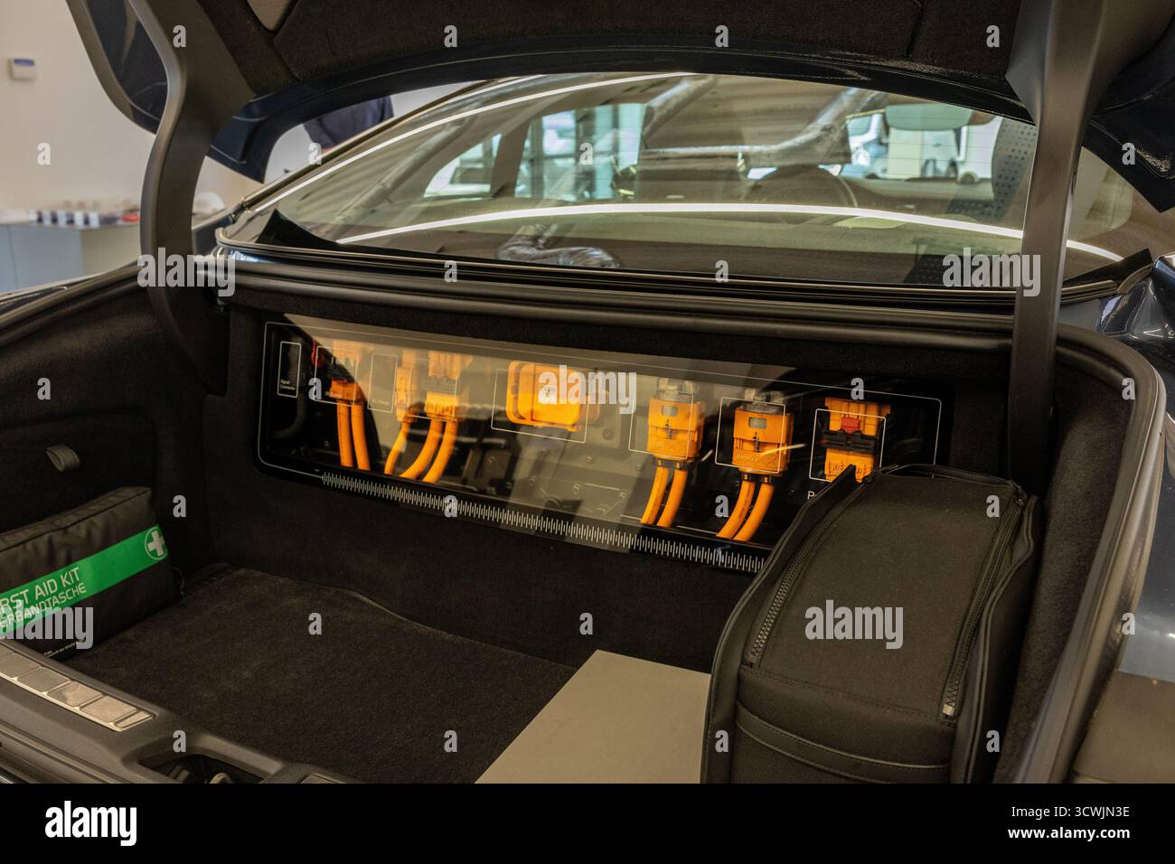 Polestar 1, exposé au Bicester Motion Scramble qui s'est tenu le 5 octobre 2025. Banque D'Images