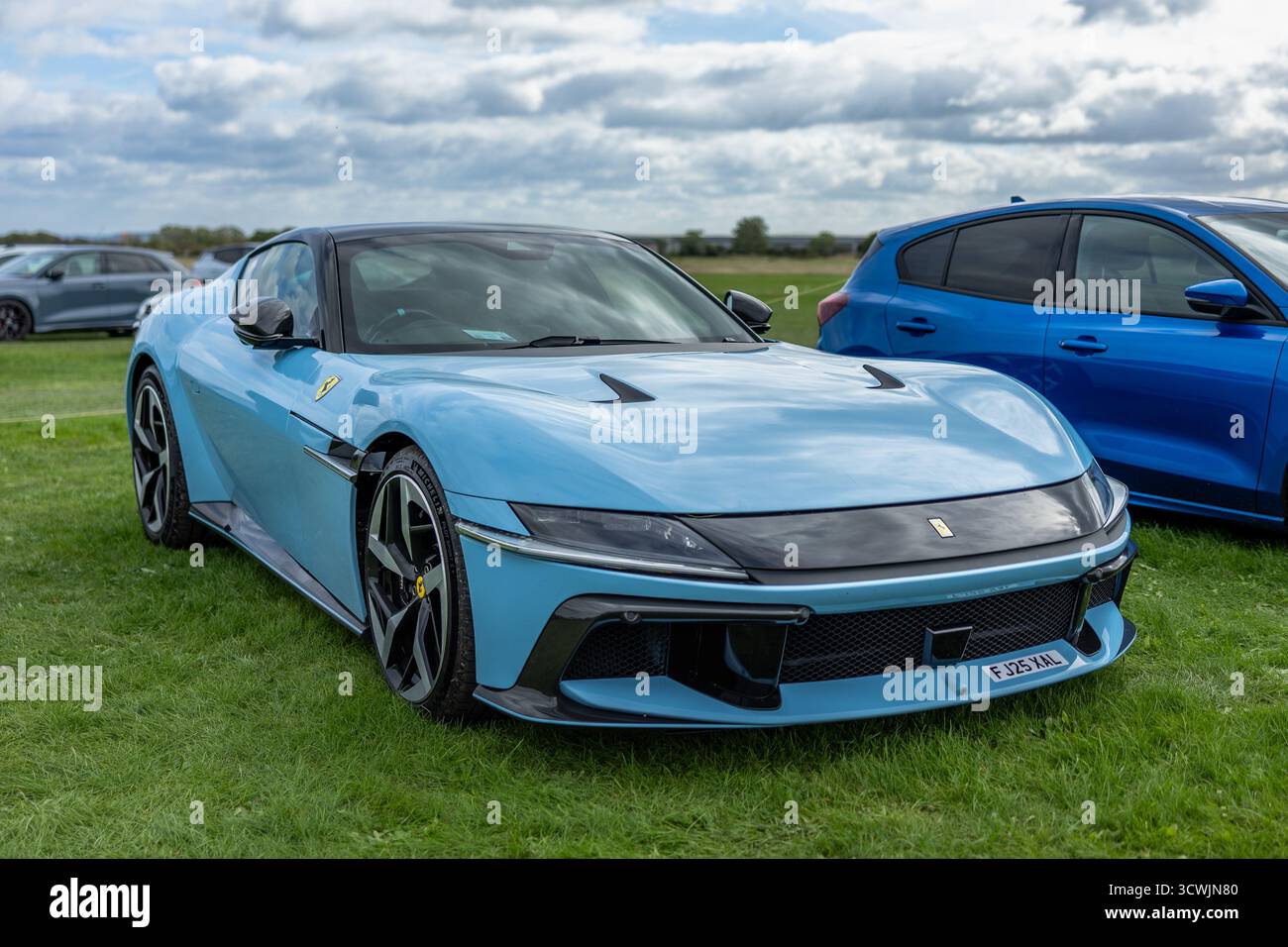 2025 Ferrari 12Cilindri, exposée au Bicester Motion Scramble qui s'est tenu le 5 octobre 2025. Banque D'Images