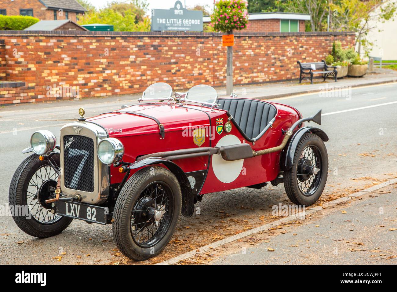 Rouge 1934 Austin 7 Ulster. Réplique Rod Yates carrosserie en aluminium reconstruite et enregistrée pour la première fois en 1952 Banque D'Images