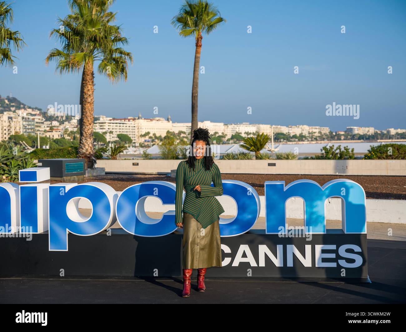 Cannes, France, 12 octobre 2025, Sonequa Martin-Green participe au MIPCOM Photocall : Boston Blue pendant le MIPCOM 2025 - le marché mondial des contenus de divertissement © Ifnm Press Banque D'Images