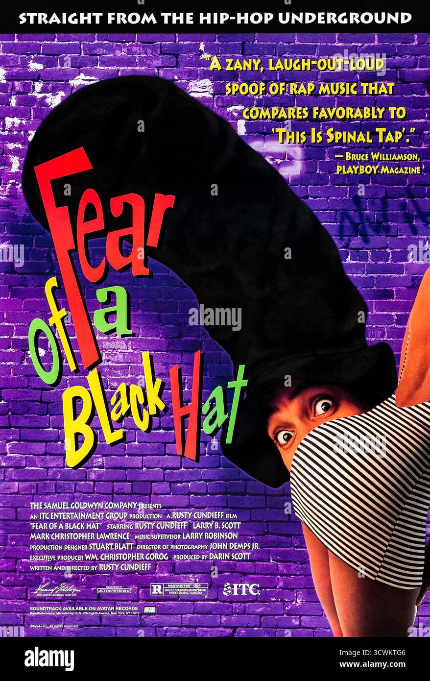 Fear of a Black Hat (1993) réalisé par Rusty Cundieff et mettant en vedette Rusty Cundieff, Larry B. Scott et Mark Christopher Lawrence. Un mockumentaire suivant un groupe de rap controversé en tant que cinéaste documente leur ascension et leur chute dans le monde du hip-hop du début des années 90. Photographie d'une affiche américaine originale de 1993 À USAGE ÉDITORIAL EXCLUSIF. Crédit : BFA / Xenon Pictures Banque D'Images