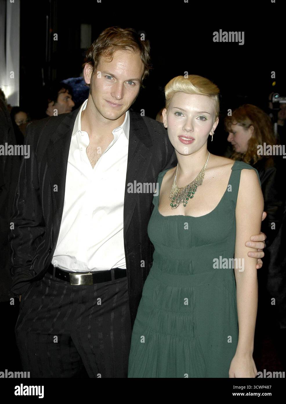 Scarlett Johansson à la première de Girl With a Pearl Earring à l'Odeon West End. Londres, 30/10/03 Banque D'Images