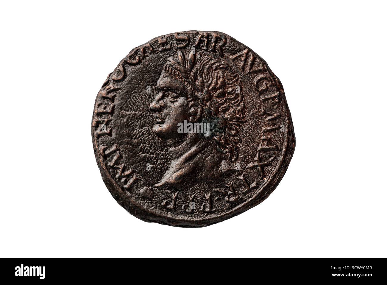 Roman Dupondius réplique de pièce de monnaie de l'empereur romain Néron AD 37-68 portrait avers découpé et isolé sur un fond blanc, ancienne monnaie collective Banque D'Images