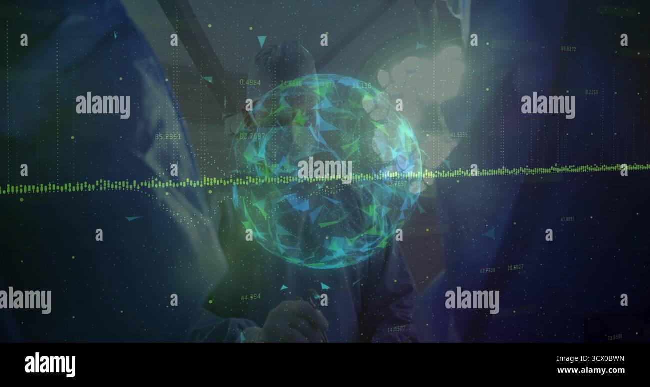 Tenir le haut-parleur du microphone dans le blazer démontrant la sphère numérique rotative sur scène, avec forme d'onde Banque D'Images