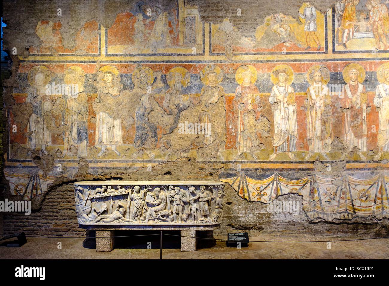 Santa Maria Antiqua, ancienne église de Saint Mary, sarcophage, fresques murales, Palatin, Forum Romain, Rome, Italie Banque D'Images