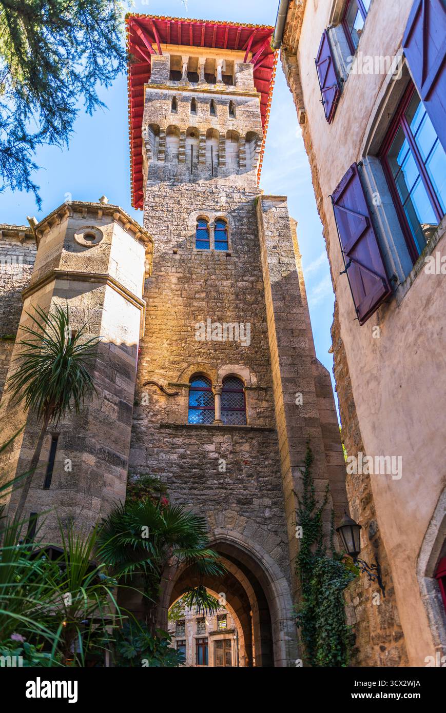 Village médiéval de Saint Antonin Noble Val rue, Tarn et Garonne, en Occitanie, France Banque D'Images