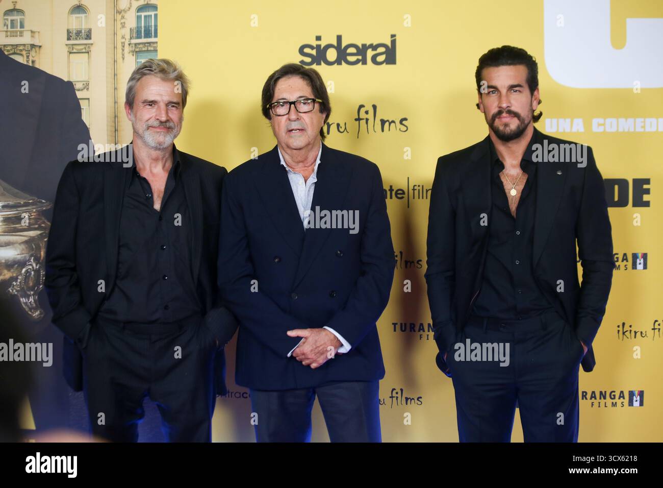 Madrid, Espagne, 13 octobre 2025 : les acteurs Alberto San Juan (G) et Mario Casas (d) ainsi que le réalisateur Manuel Gómez Pereira (M) posent pour les médias lors de la première Photocall du "dîner" le 13 octobre 2025, au Kinépolis Ciudad de la IMAX à Madrid, Espagne. Crédit : Alberto Brevers / Alamy Live News. Banque D'Images