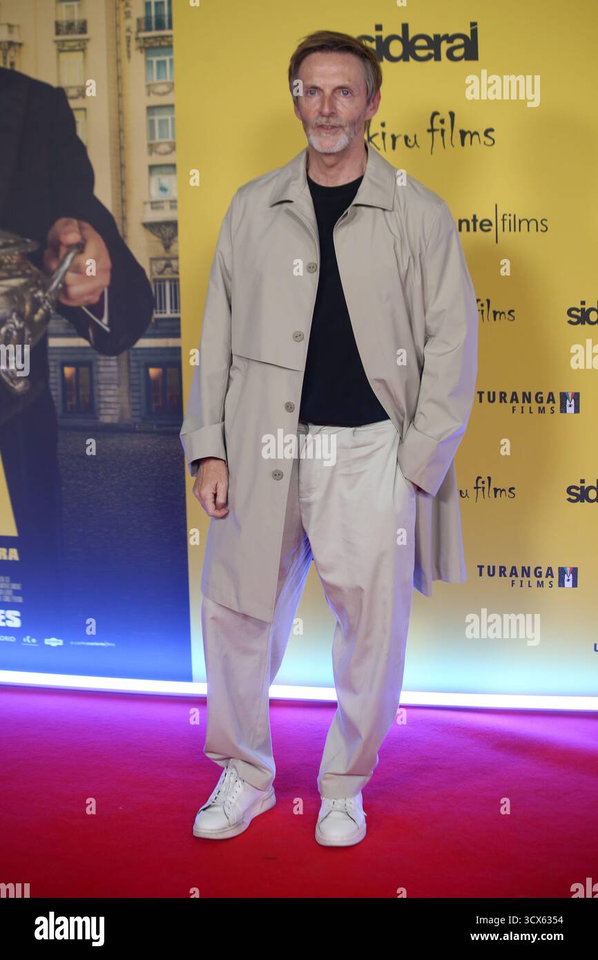Madrid, Espagne, le 13 octobre 2025 : L'acteur Ramón Esquinas pose pour les médias lors de la première Photocall 'le dîner' le 13 octobre 2025, au Kinépolis Ciudad de la IMAX à Madrid, Espagne. Crédit : Alberto Brevers / Alamy Live News. Banque D'Images