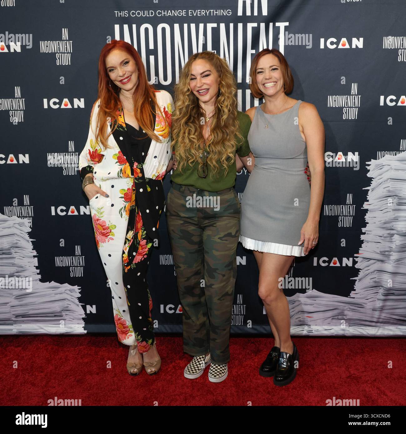 Los Angeles, Californie, États-Unis. 12 octobre 2025. Carmit Bachar, Drea de Matteo et Jessica Sutta assistent à la première mondiale de 'an Incommode Study' au Festival du film de Malibu qui se tient à la Directors Guild of America à Los Angeles, en Californie. Crédit : Sheri Determan Banque D'Images