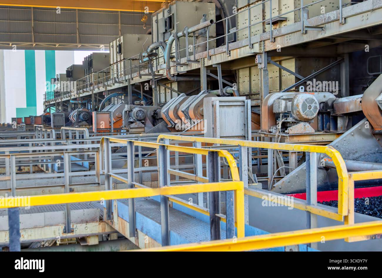 Concasseur de kimberlite dans une usine de traitement dans une mine de diamants , concassage de minerai et kimberlite séparée , Afrique Banque D'Images