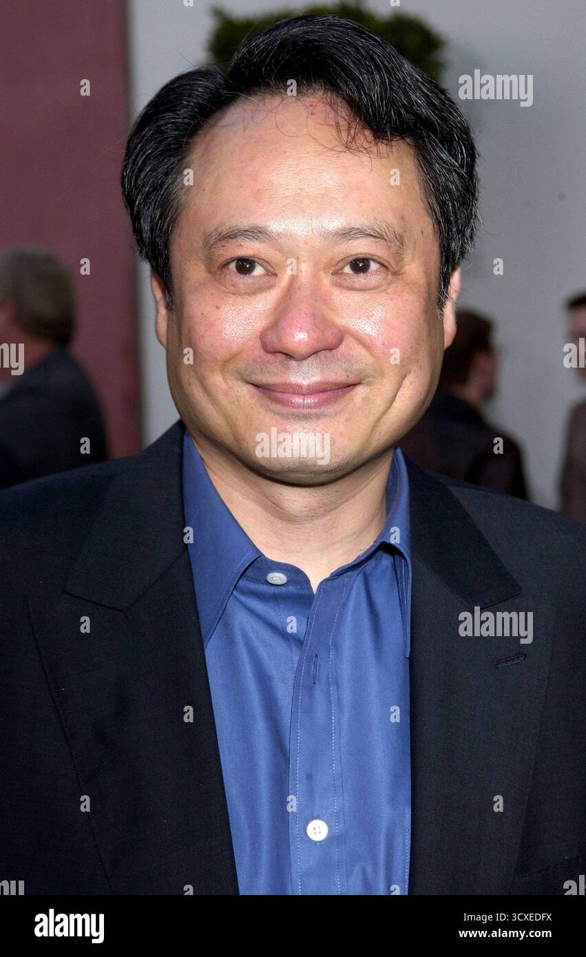 Le réalisateur Ang Lee à la première du Hulk. Tenue au Universal Amphitheatre, Universal Studios, Los Angeles, 17/6/03 Banque D'Images