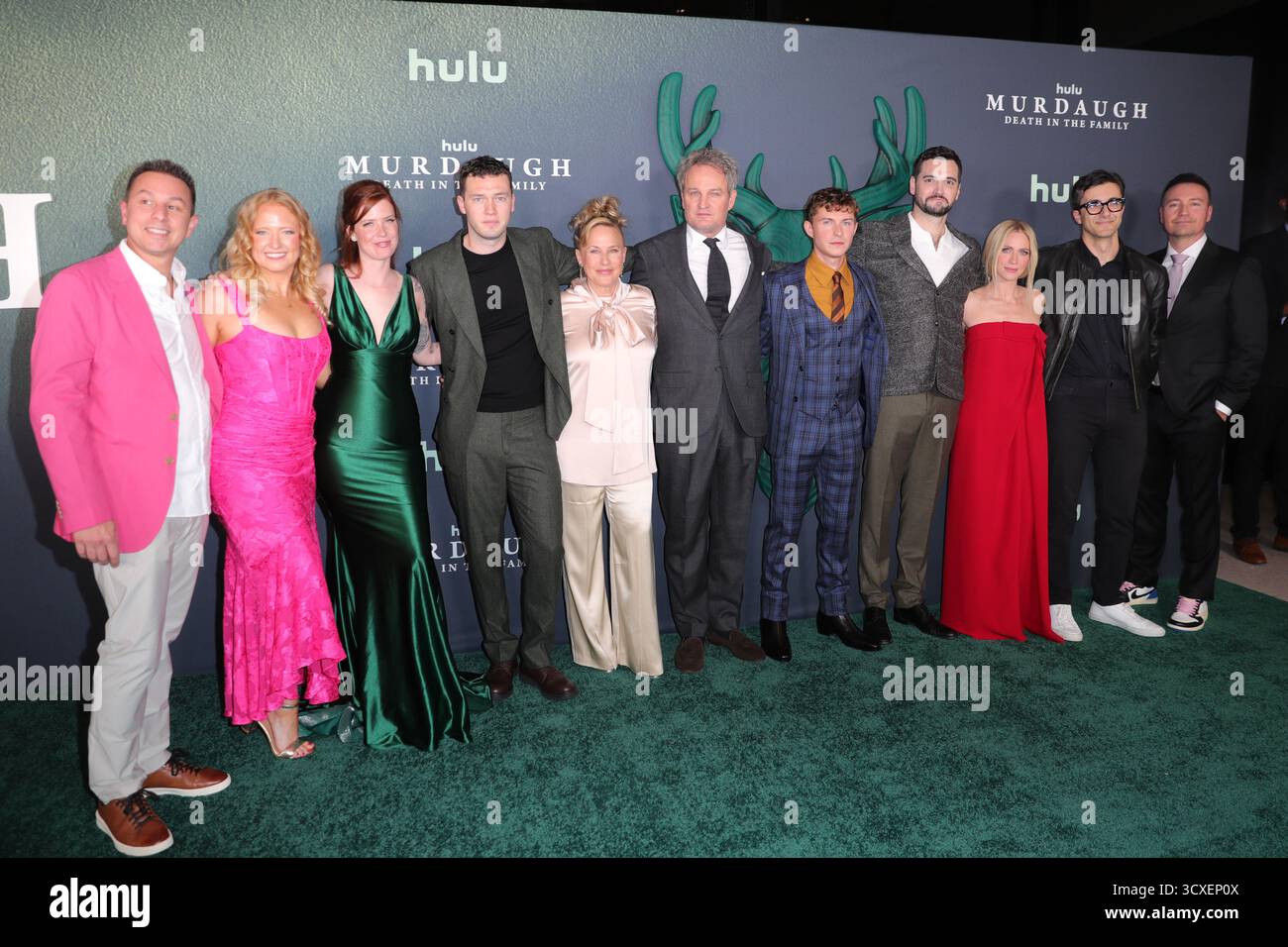 NEW YORK, NEW YORK – 13 OCTOBRE 2025 : David Moses, Mandy Matney, Erin Lee Carr, Will Harrison, Patricia Arquette, Jason Clarke, Johnny Berchtold, Michael D. Fuller, Brittany Snow, Nick Antosca, Alex Hedlund assiste à la première de Hulus Murdaugh : Death in the Family New York au Metrograph Theater. L'événement a rassemblé des membres de la distribution, des producteurs et des fans de la vraie criminalité pour les débuts de docuseries Hulus saisissantes explorant l'une des tragédies familiales les plus tristement célèbres de Americas. (Photo : Giada Papini Rampelotto/EuropaNewswire) Banque D'Images